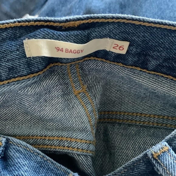 LEVI’S 94 BAGGY HIGH RISE JEANS size 26 distressed medium wash - Picture 2 of 13